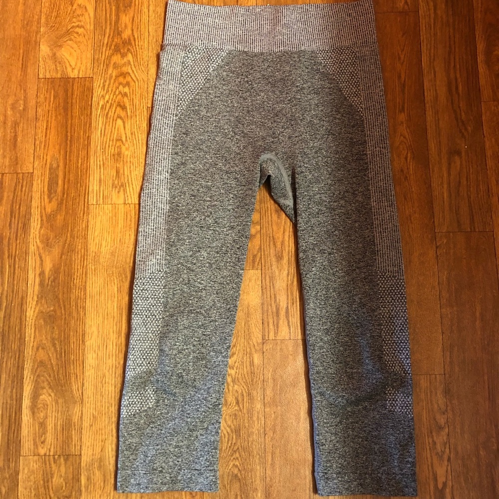 Workout gray leggings size 6-8